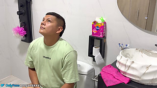 This Is How the Semen Is Extracted with the Mouth and Ass