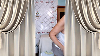 Hot Housewife Lukerya, Morning Flirtation with Brushing Teeth on the Washing Machine and Twerking.