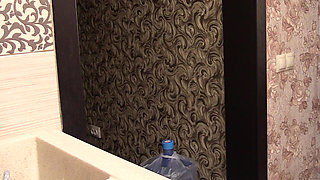 Big Mature Tits Behind the Scenes. a Chubby Housewife Washes Dishes.