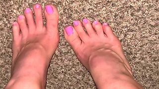 Veiny Feet After Shower - Silent Tease by Ivys Feet Footivities