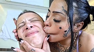 GODDESS SCARLET WHITE - Girl Licking Milf Neck And Faces By