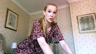 Tattoed Amateur Webcam Girl Hot Dildo Action Masturbation