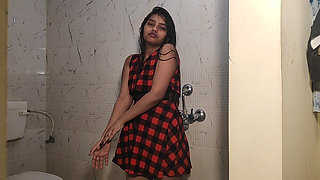 Big Natural Tits Indian Girl Alia Advani Taking Shower