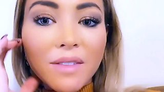 Sexy hottie Anetta Keys enjoys a solo toy masturbation
