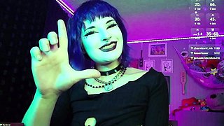 Goth Temptress Wants to Take it All