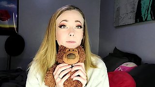Hot brunette from squirt masturbating on webcam