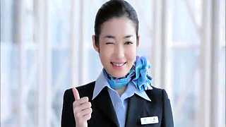 Elegant Flight Attendant Ryu Delivers a Performance Filled with Beauty and Passion - 3