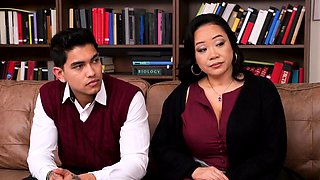 Stepmom wants to get closer to her stepson