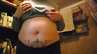 Full Reed After a Binge: Belly Show and Hot Shower