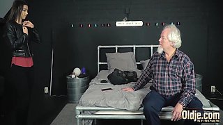 Hardcore Cock Sucking And Pussy Fucking For Naughty Slut From Old Man - Tera Link