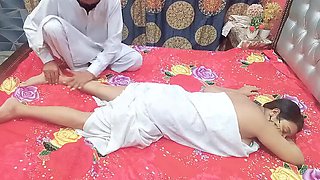 Indian Desi Bhabhi Gets Fucked Hard by Masseur - Rough Anal & Creampie with MehwishButt