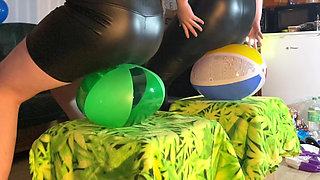 Beach Ball Sit to Pop Race! Bigbootylucy and Dragon Agressively Sit Pops 10 Beachballs and 2 Balloons Under a Minute! 2 Cameras