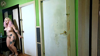 Funny Public Nudity & Desperate Hide and Seek Comedy! Locked Door to Hotel Room Mr Bean Style Hotel Chaos