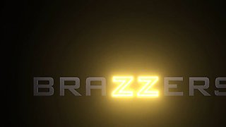 Frenemies Who Fuck - Paige Owens, Nika Venom / Brazzers