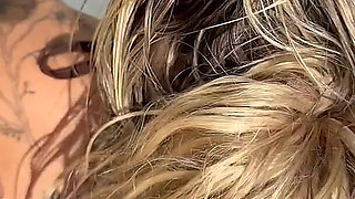 My Exhibitionist Woman Wants to Have Sex in Front of the Whole Neighborhood