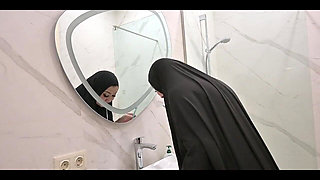 A Life - a Day in a Young Muslim Wife 1000