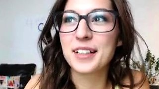 Webcam brunette solo masturbation