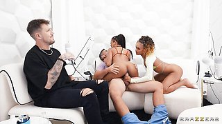 Flawless Kira Noir and Scarlit Scandal - side fuck video - Brazzers Exxtra
