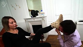 Maitresse Julia - Extreme Domination Face Slapping (Furies