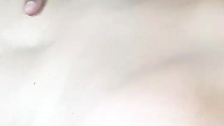 A Beautiful Amateur Couple Shares Incredibly Powerful Chemistry in Their Morning Sex