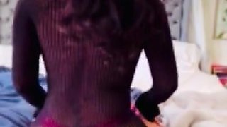 Eve's Solo Latina Play Ignites Sensual Bedroom Fire