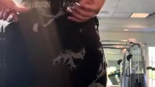 Kendoll Risky Flashing In The Gym