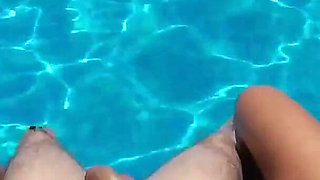 Katt Give a 5 Star Pool Service