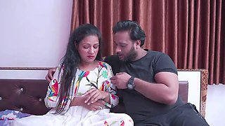 Bhabhi ko lagi chot devar ne humdardi dikha kar Raat Bhar kiye maze