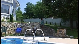 Solo pee girls sexy Annamari and her girlfriend Simona