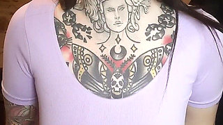 Sugar Babe Begs for a Bubble Butt