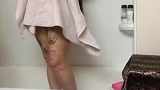 Mandi Candis Dirty in the Shower