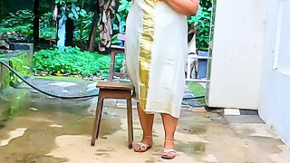 Unveiling in sexy body outdoor, Mallu MILF in traditional loincloth and bodice, showing her big ass and boobs