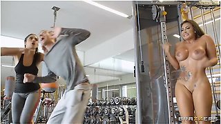 La Paisita Oficial, Sports Bra And Danny D - Lifting A Lucky Hubby