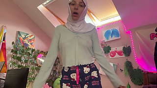 Muslim-yoga-in-hijab-day-13