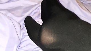 Amateur Foot Fetish Girlfriend Sucks and gives a Footjob