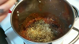 Cum Cooked 3 Leek Chili with Oil Handjob