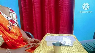 Lady doctor giving treatment for a impotent guy in her style and gave a nice handjob with oil massage with full tamil audio