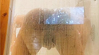 Twerking & Shaking Ass In The Shower