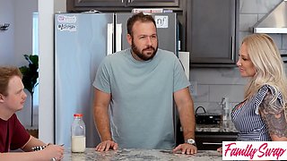 Self Defense Wrestling Makes SwapMom's Pussy Wet, Fuck Us Now" - Alexis Malone Isabella Jules Foursome Creampie