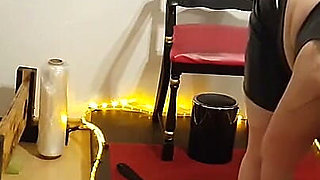 Curvy Dominatrix Delivers Facesitting to Her Leather Slave