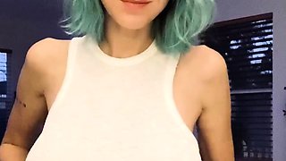 Young amateur teen in solo masturbation playing with herself