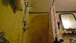 Full Reed After a Binge: Belly Show and Hot Shower