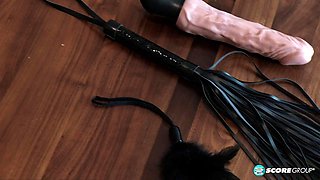 Wendy Raine Masturbates with Toys