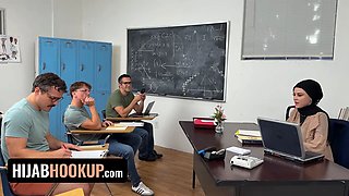 Seducing my hijabi professor wasn't effortless, but my penis was determined to get that pussy