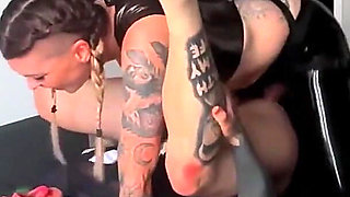 I Like to Peg the Prettiest of Girls