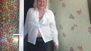 Taboo Confession: Nympho Wife Squirts For Sexologist In Hot Story