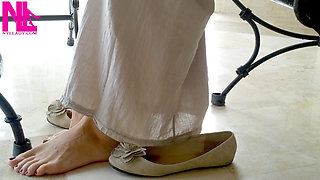 Ballet Flats Shoeplaying on Barefoot