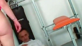 She just wanted to do a little sport - Suddenly she has a cock in her pussy