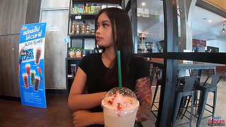 Thai temptress offers raw hotel mouth and hand pleasure