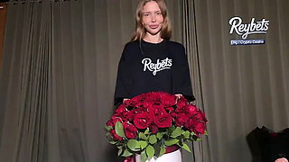 Wet rough sex for a bouquet of flowers on March 8th. Hit the jackpot on a datin